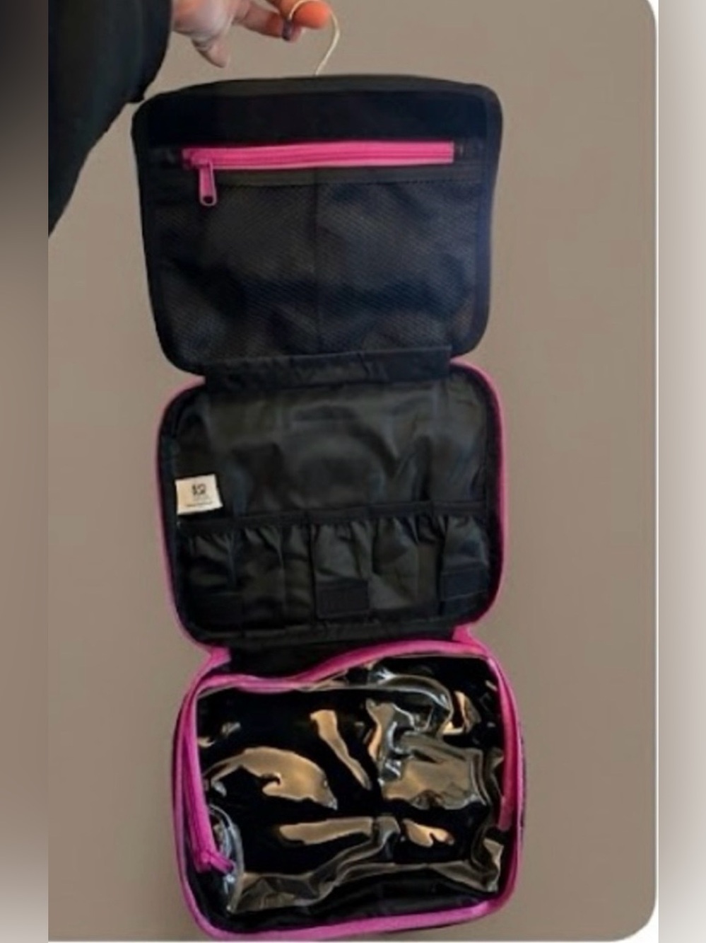 Bag&Carry Polka Dot Hanging Travel Toiletry Bag & Makeup Organizer - NWT